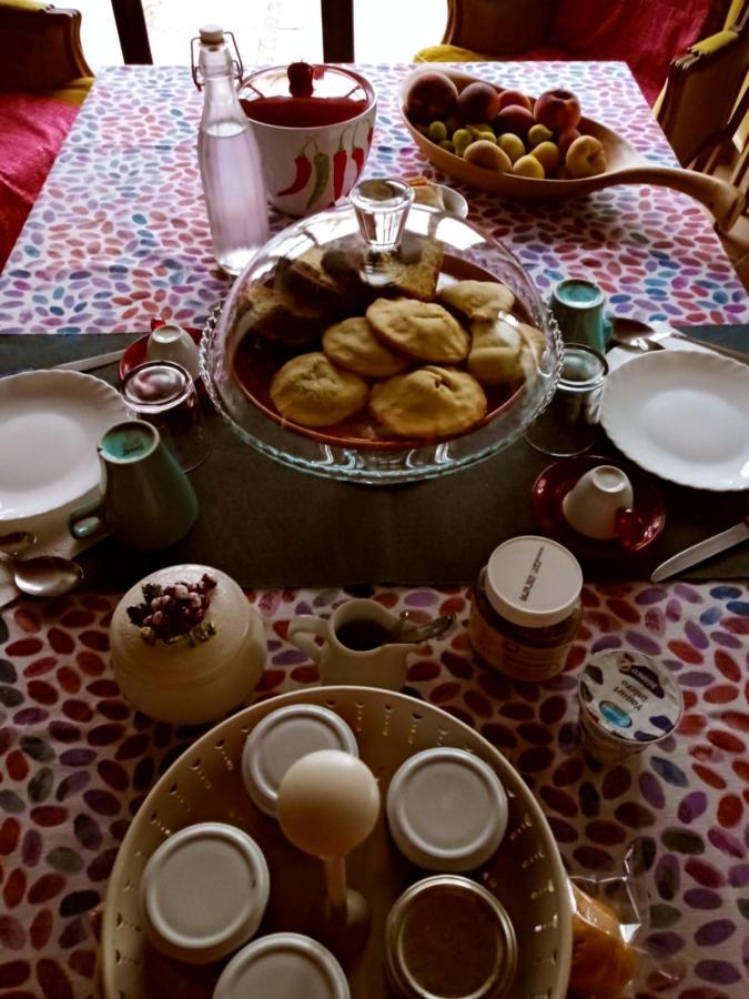 Idria B&B バルチェッローナ・ポッツォ・ディ・ゴット エクステリア 写真