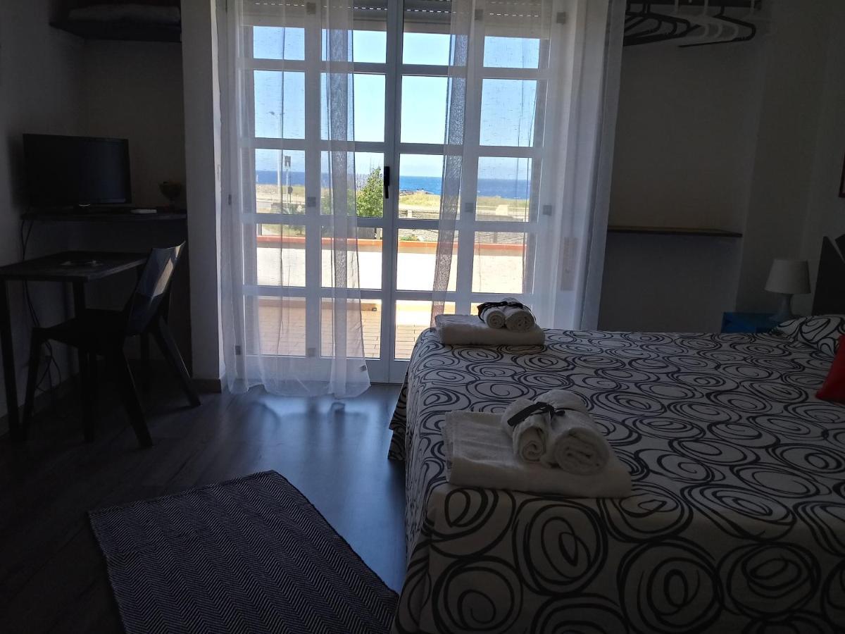 Idria B&B バルチェッローナ・ポッツォ・ディ・ゴット エクステリア 写真