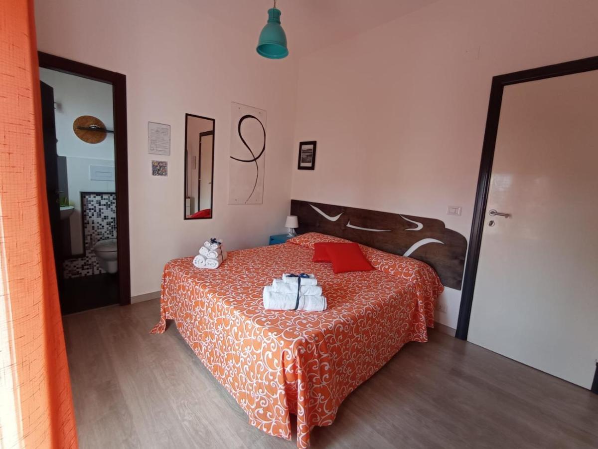 Idria B&B バルチェッローナ・ポッツォ・ディ・ゴット エクステリア 写真