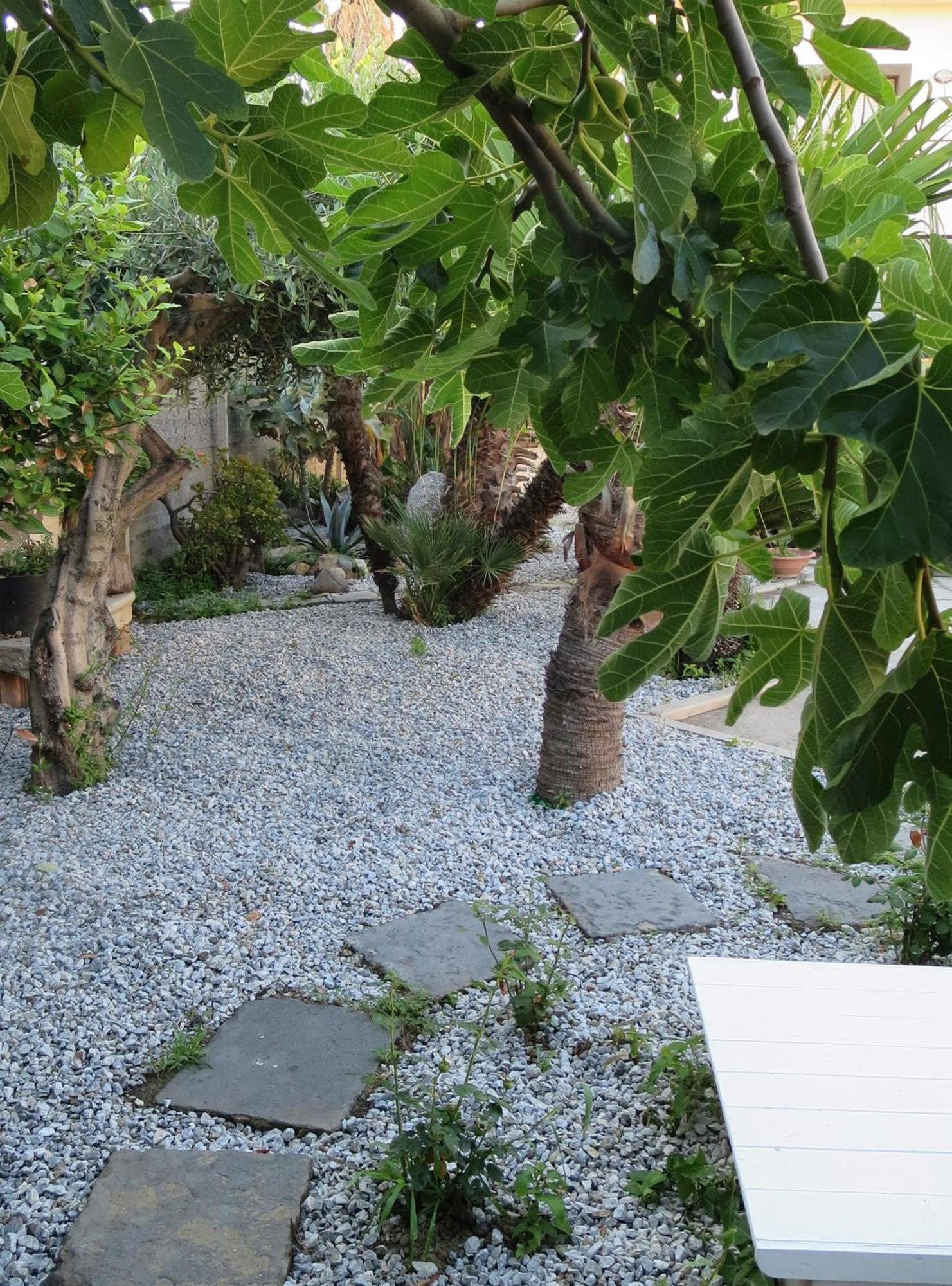Idria B&B バルチェッローナ・ポッツォ・ディ・ゴット エクステリア 写真